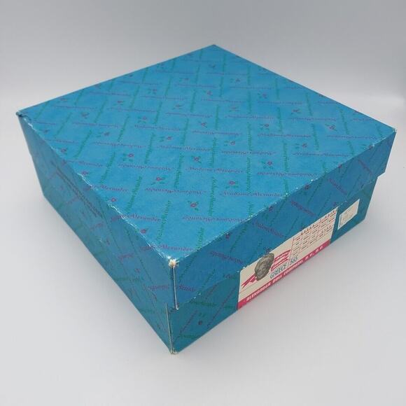 Vtg MADAME ALEXANDER Doll‎ GREECE #565 NNPW 1981 8" Retired INTERNATIONAL NIB - Picture 3 of 3